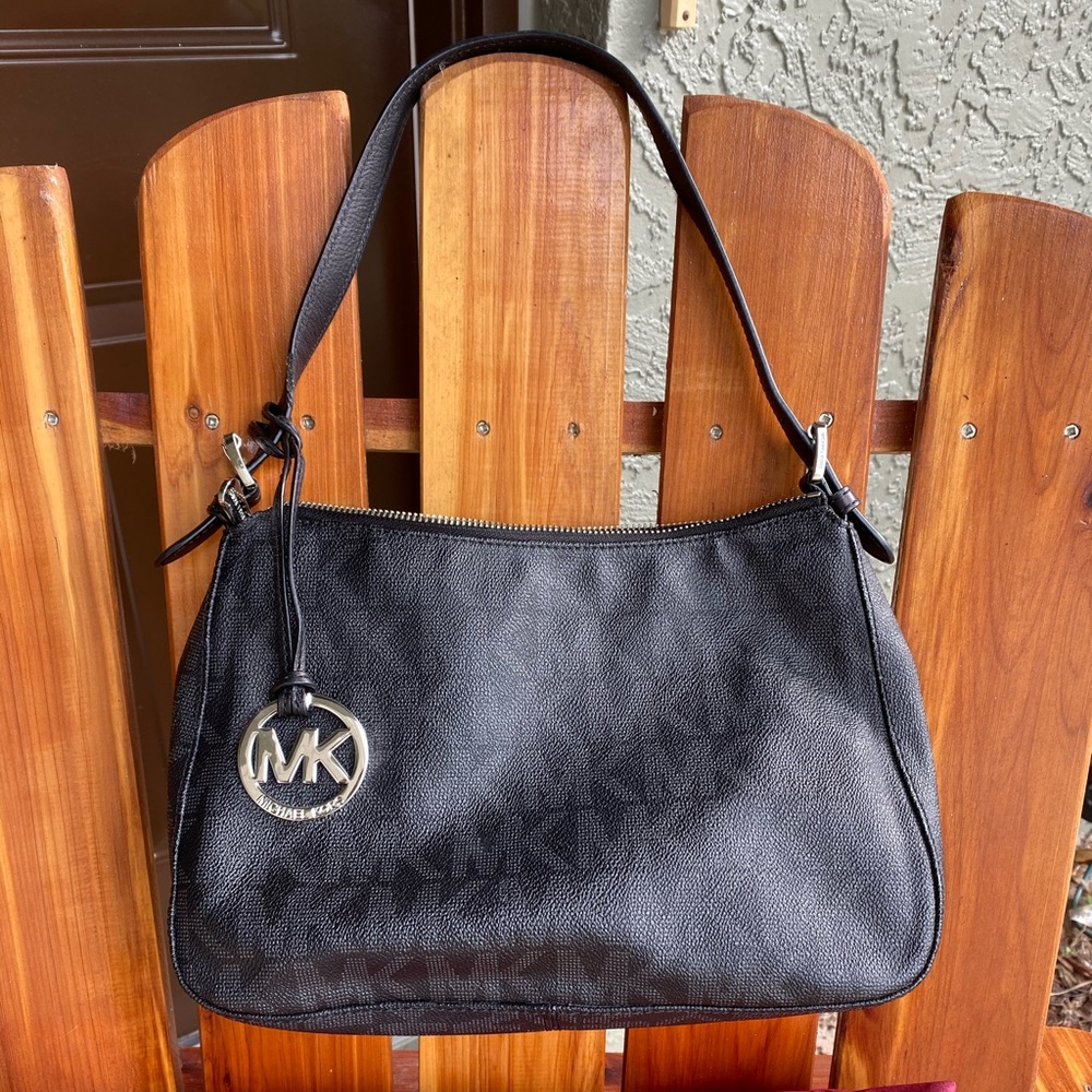 Michael Kors Jet Set Signature Small Shoul…